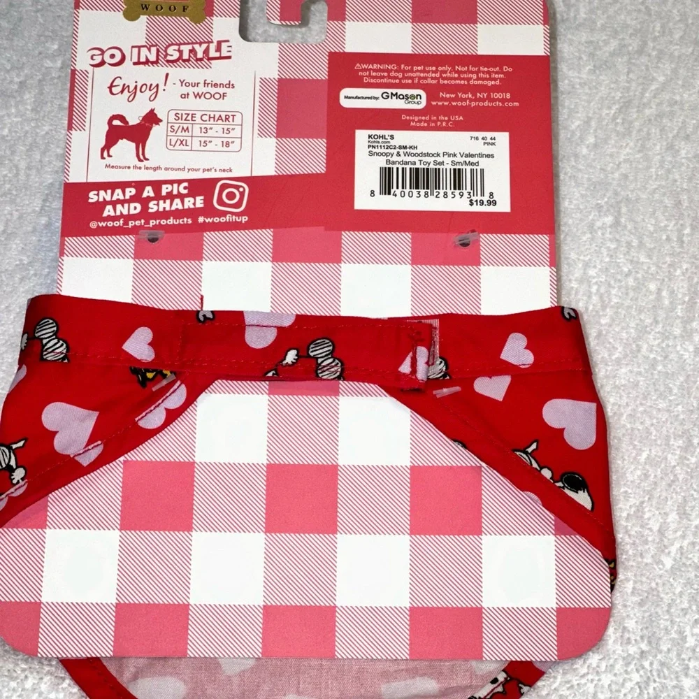 NWT Peanuts Valentine's Dog Bandana and Toy. Size S/M